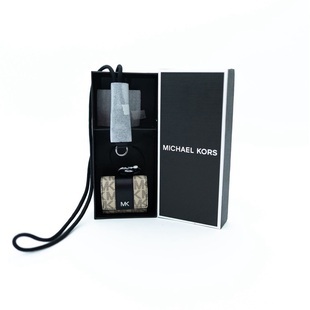 NWT Michael Kors AirPod Case